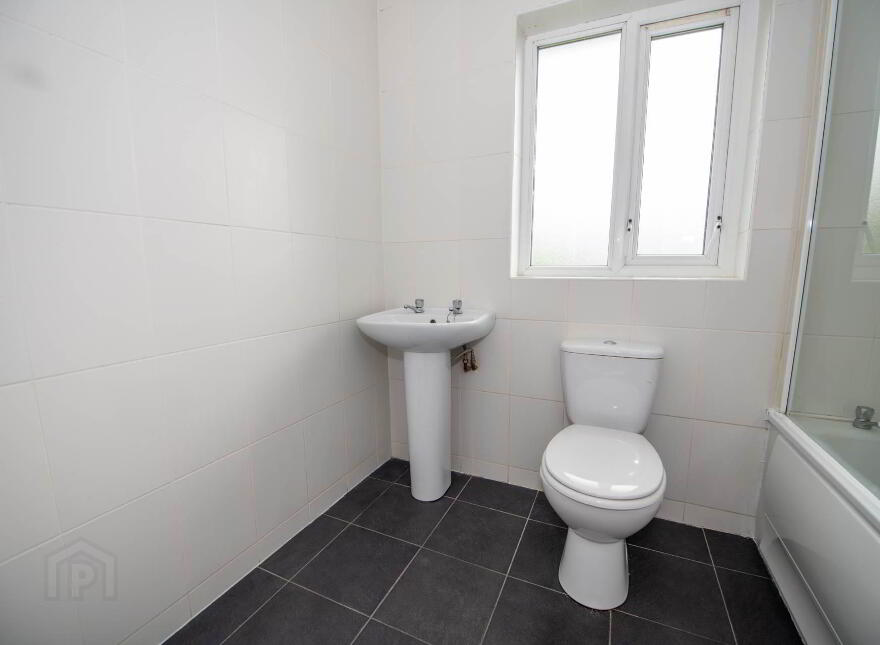 3 Oaklands Park, Letterkenny, F92EW8C