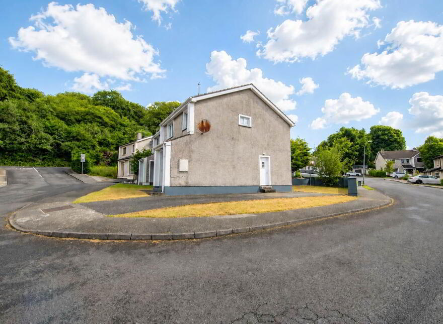 3 Oaklands Park, Letterkenny, F92EW8C
