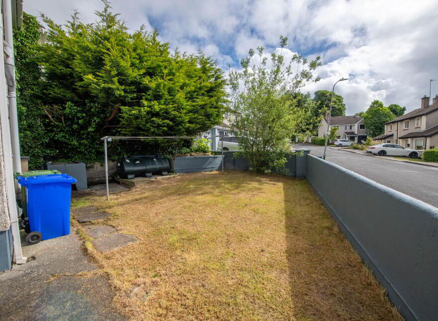 3 Oaklands Park, Letterkenny, F92EW8C