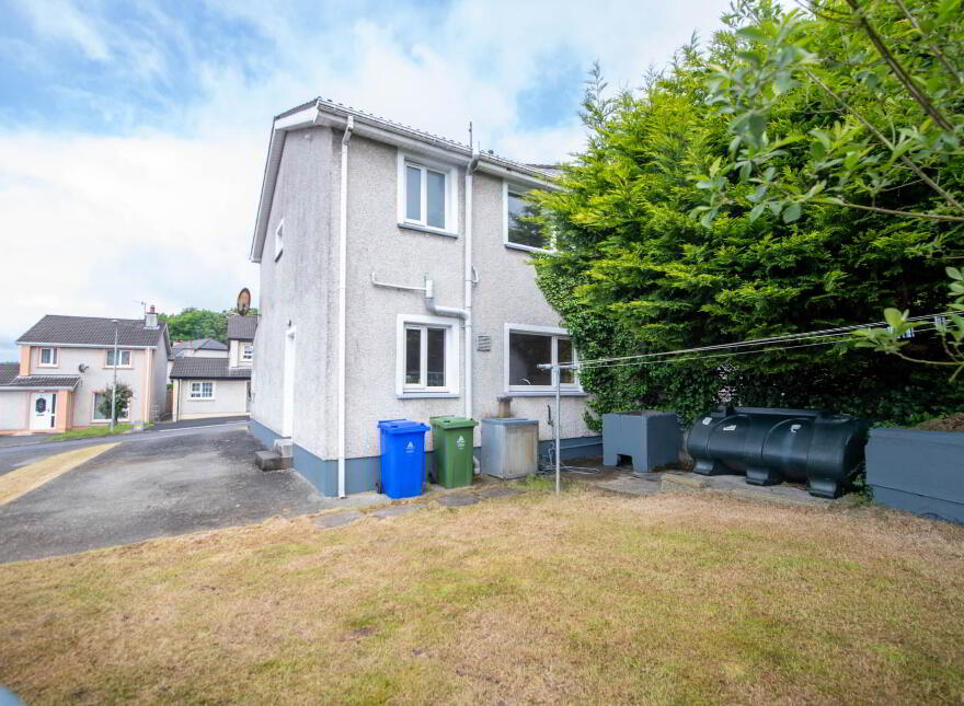 3 Oaklands Park, Letterkenny, F92EW8C