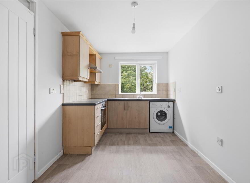 13 Roosevelt Square, Belfast, BT12 5RW