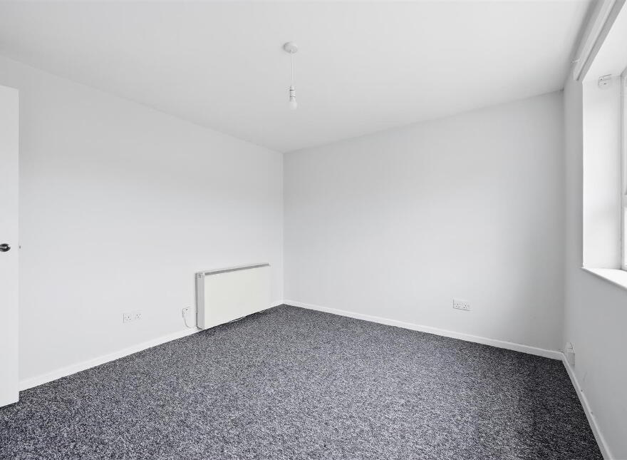 13 Roosevelt Square, Belfast, BT12 5RW