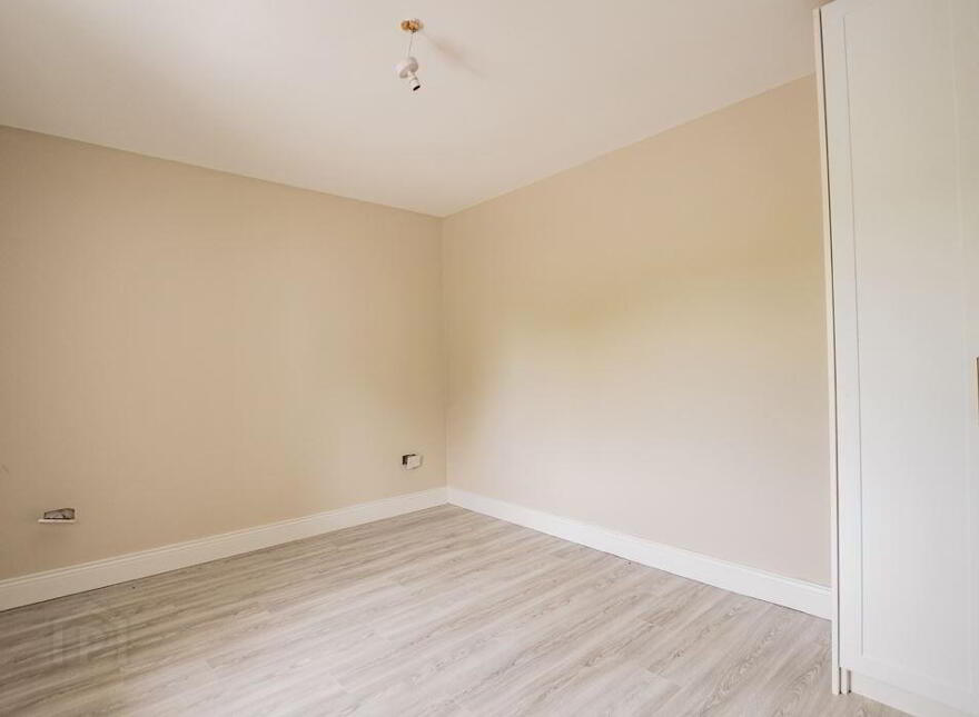 Derryiron, Rhode, R35HE24