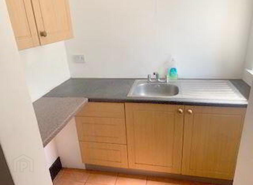 River Street, Clara, R35C9T1