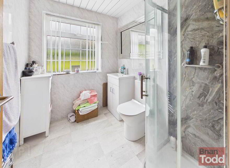 Heatherlea Drive, Larne, BT40 1SW