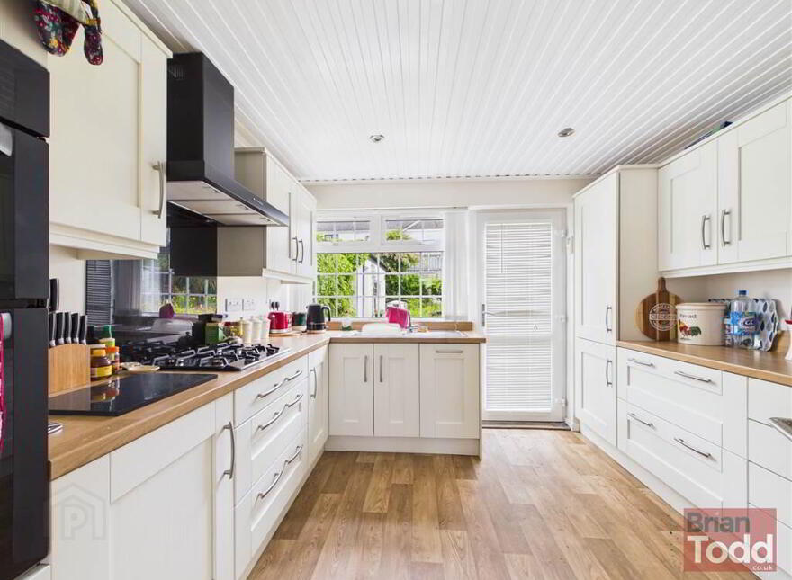 Heatherlea Drive, Larne, BT40 1SW