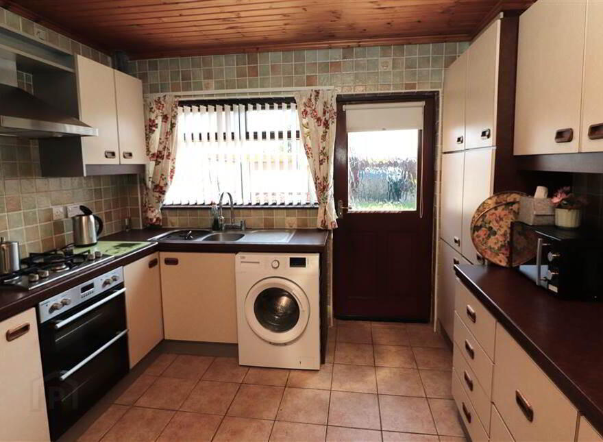 17 Hillside Crescent, Benson Street, Lisburn, BT28 2BA