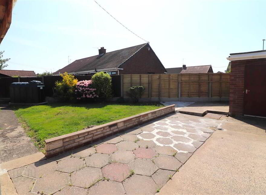 17 Hillside Crescent, Benson Street, Lisburn, BT28 2BA