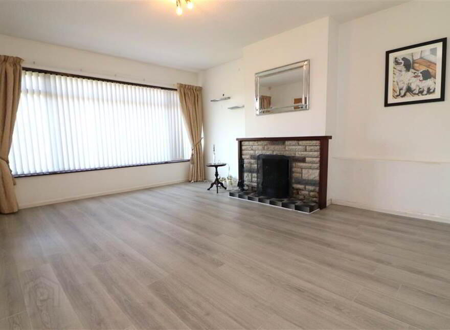 17 Hillside Crescent, Benson Street, Lisburn, BT28 2BA