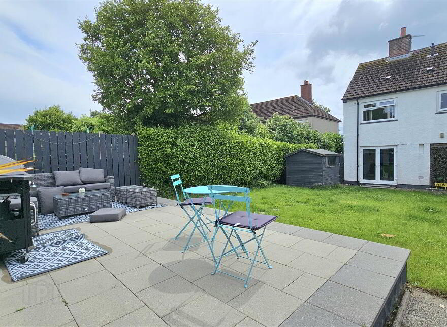 7 Sandes Court, Carrickfergus, BT38 8LE
