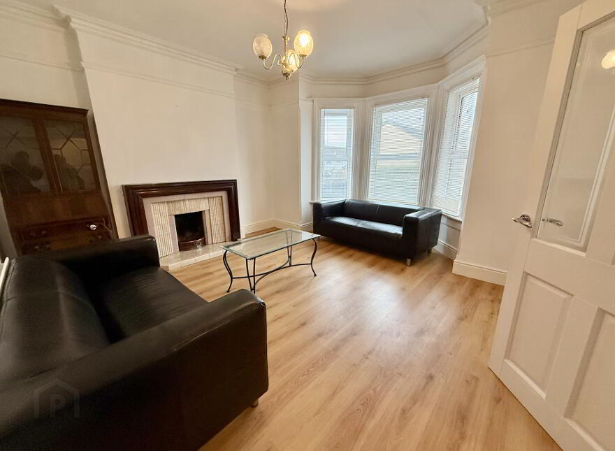 7 Great Georges Street, Warrenpoint, BT34 3HS