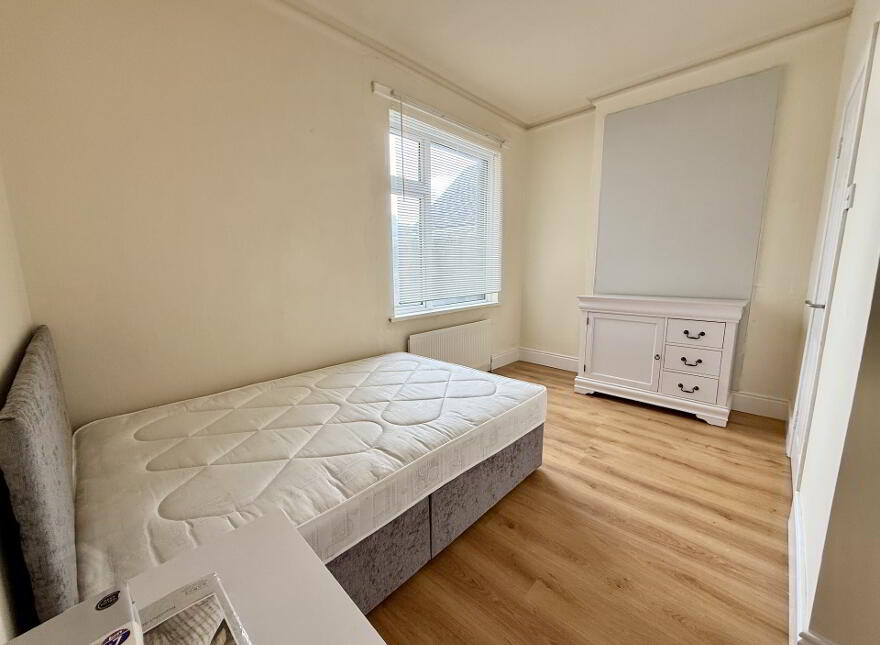 7 Great Georges Street, Warrenpoint, BT34 3HS