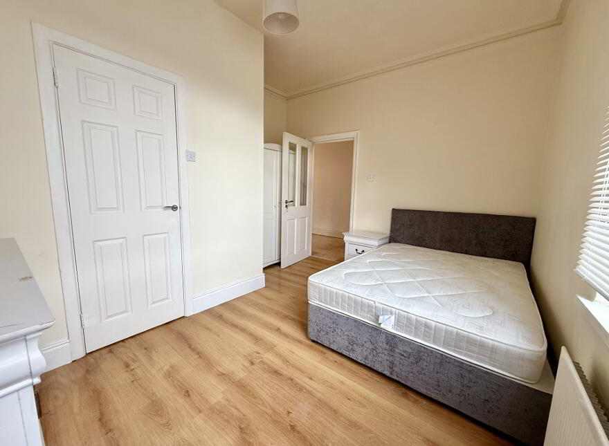 7 Great Georges Street, Warrenpoint, BT34 3HS