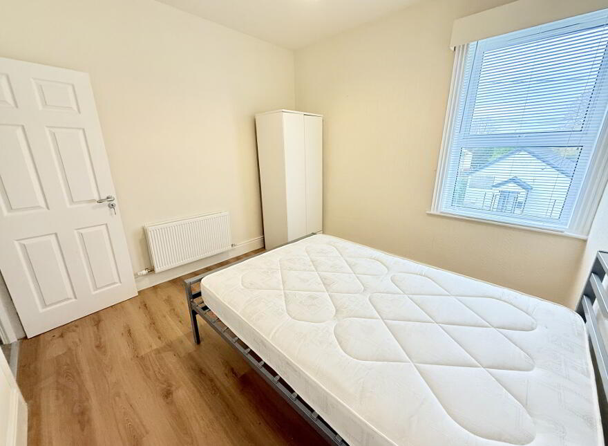 7 Great Georges Street, Warrenpoint, BT34 3HS