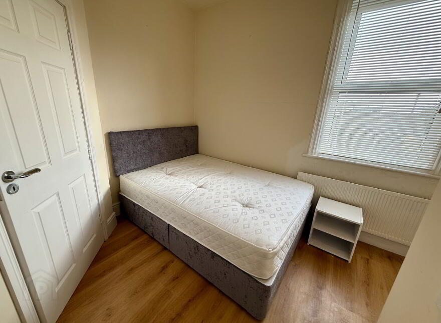 7 Great Georges Street, Warrenpoint, BT34 3HS