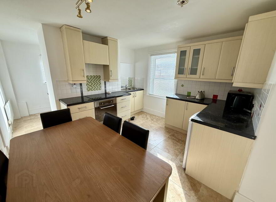 7 Great Georges Street, Warrenpoint, BT34 3HS