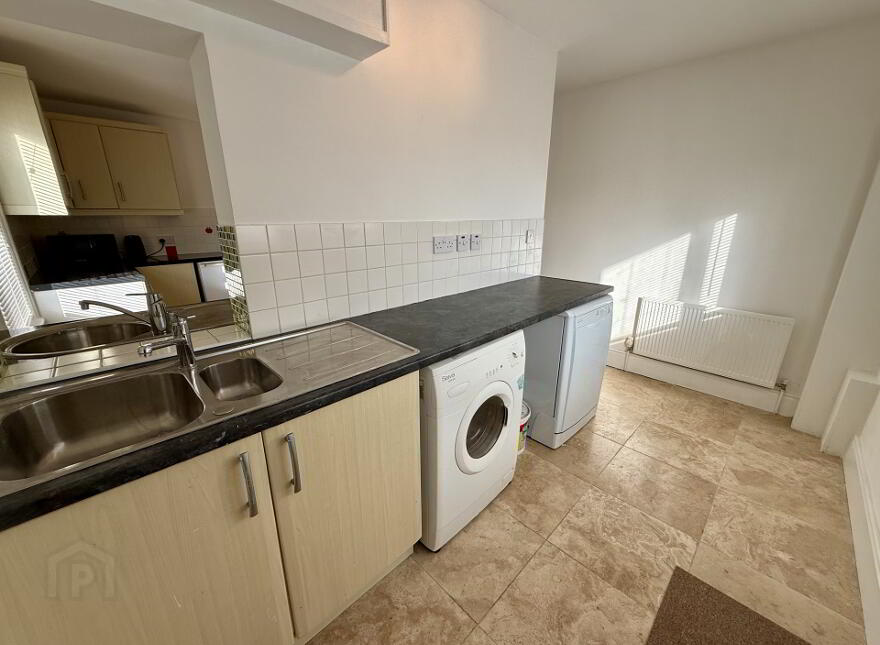 7 Great Georges Street, Warrenpoint, BT34 3HS