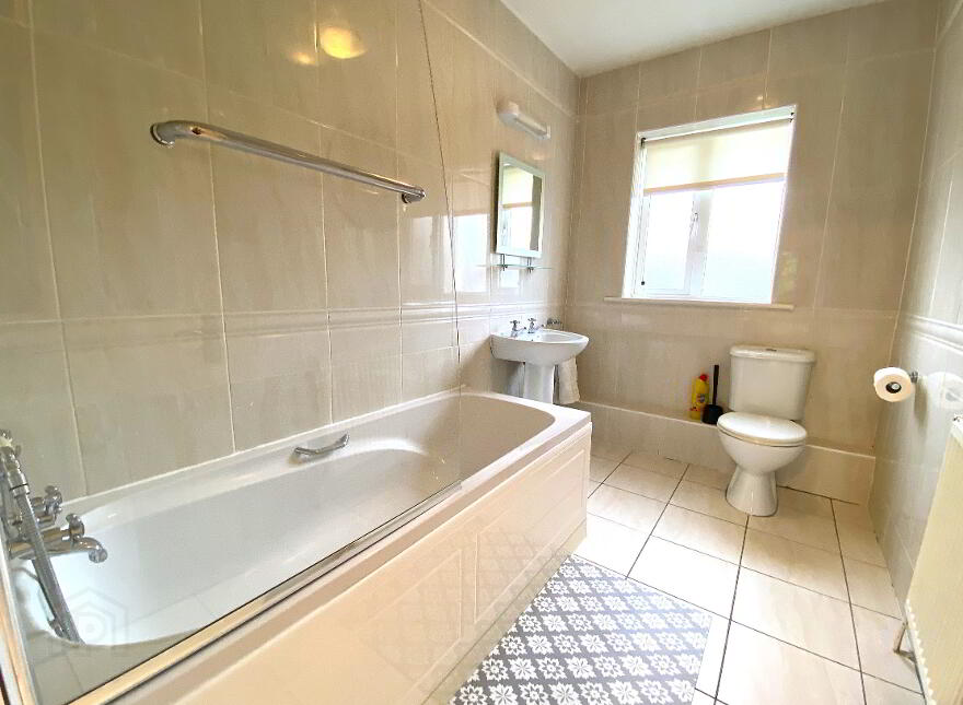 3 The Dale, Downshire Park, Blessington, W91T996