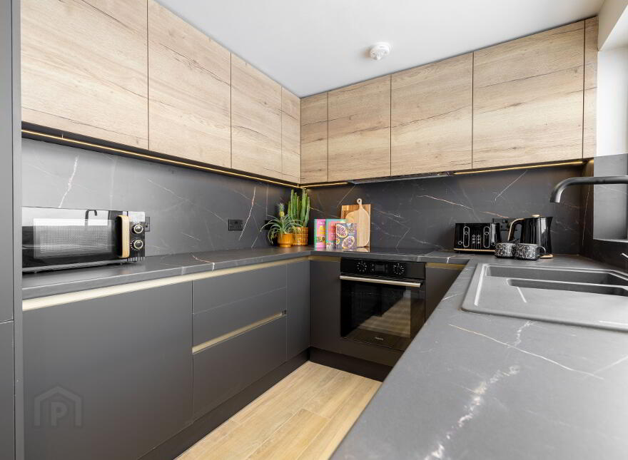 Beersbridge Road, Belfast, BT5 4RZ