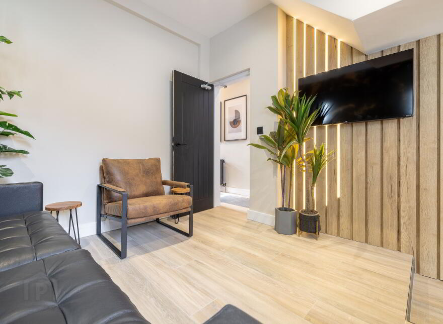 Beersbridge Road, Belfast, BT5 4RZ