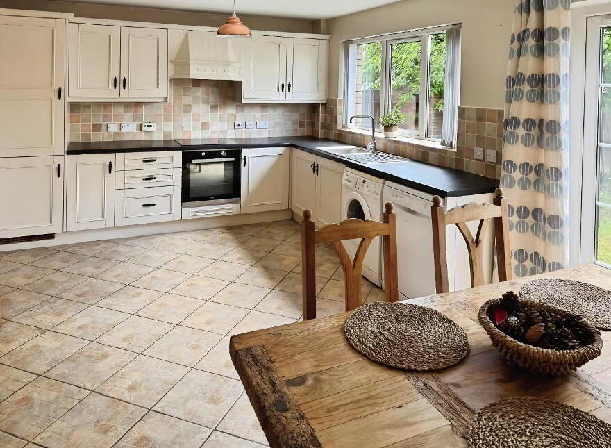 6 Carrigart Manor, Tullygally, Craigavon, BT65 5ET