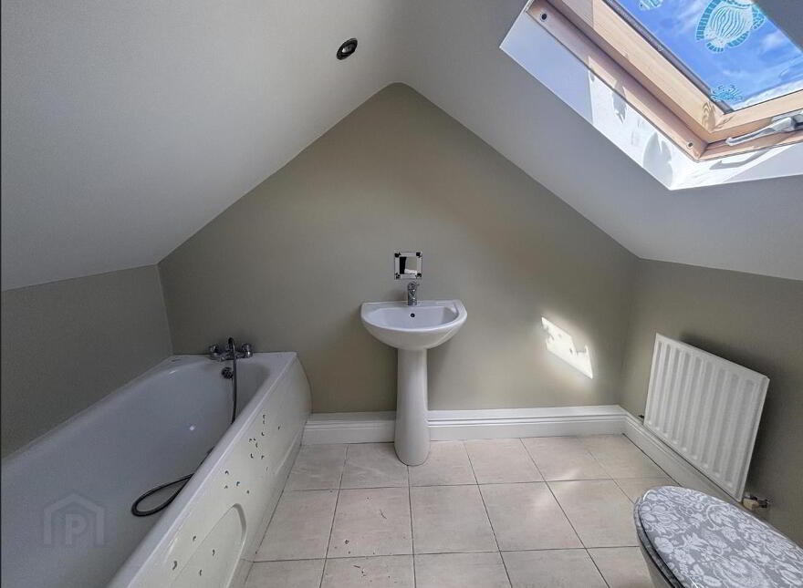 26 Deramore Gardens, Ormeau Road, Belfast, BT7 3FN