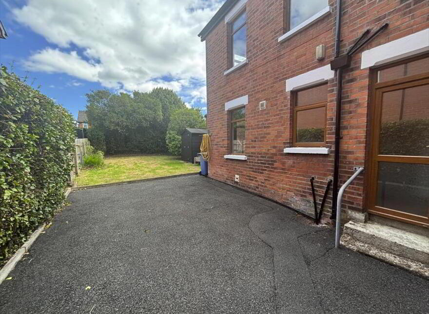 26 Deramore Gardens, Ormeau Road, Belfast, BT7 3FN