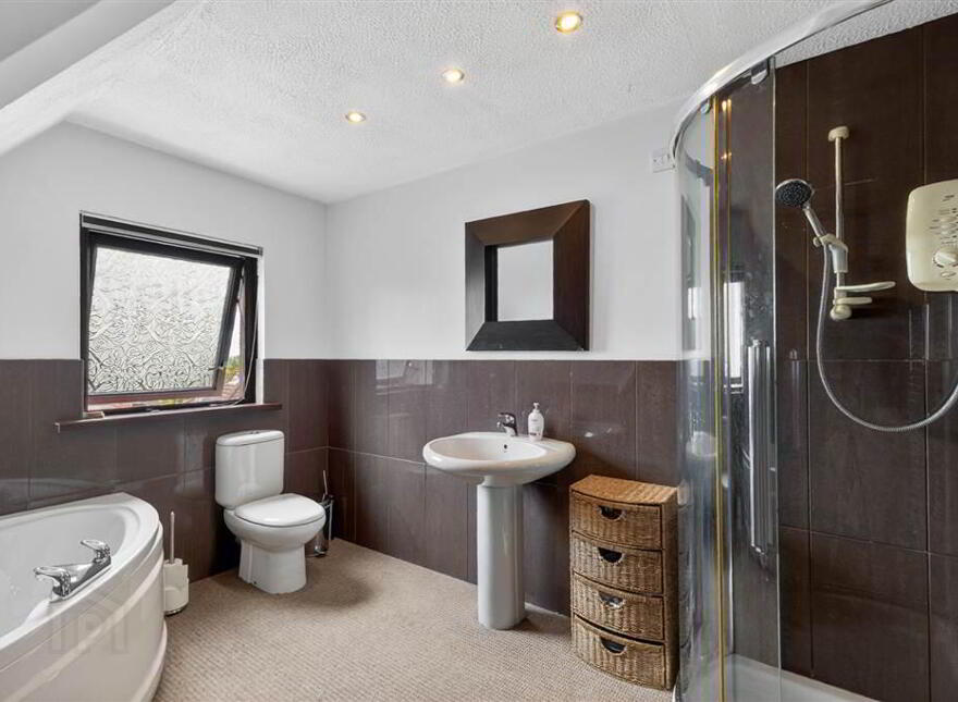 32 Gloucester Park, Royal Hillsborough, BT26 6HE