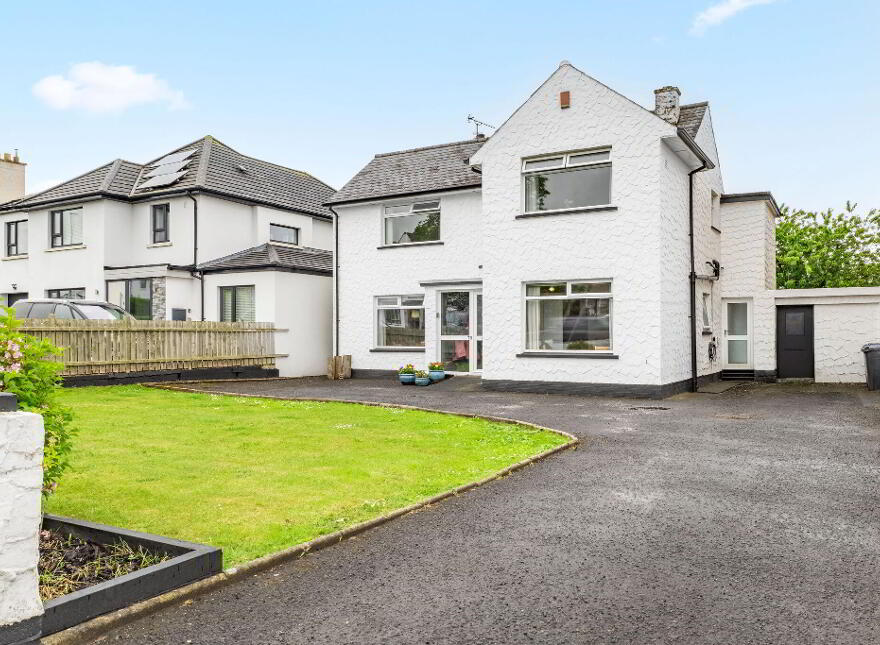 78 Coleraine Road, Portrush, BT56 8HN