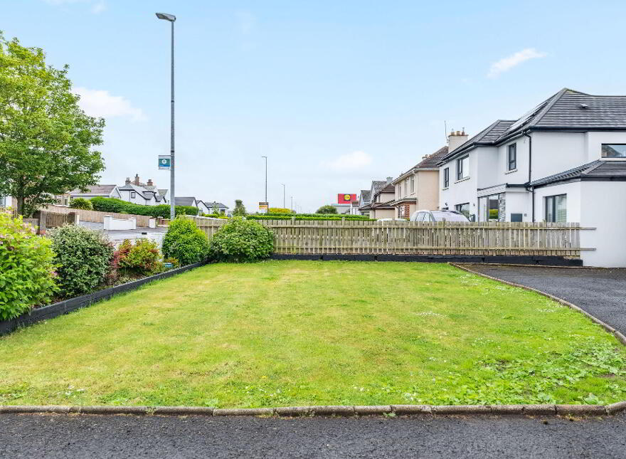 78 Coleraine Road, Portrush, BT56 8HN