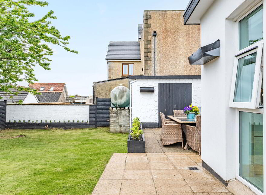78 Coleraine Road, Portrush, BT56 8HN