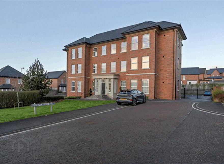 47 Millmount Village Square, Dundonald, Belfast, BT16 1YX