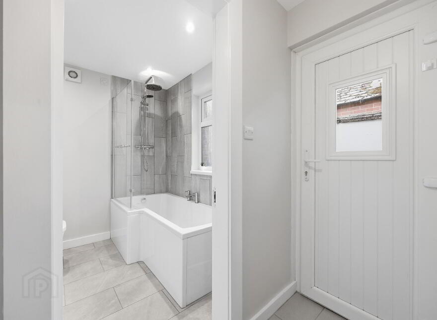 19 Parkgate Gardens, Belfast, BT4 1ES