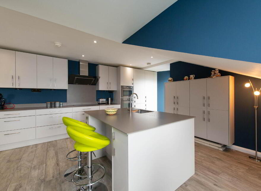 Apt 6, Wavecrest, Shore Road, Newtownabbey, BT37 0PY