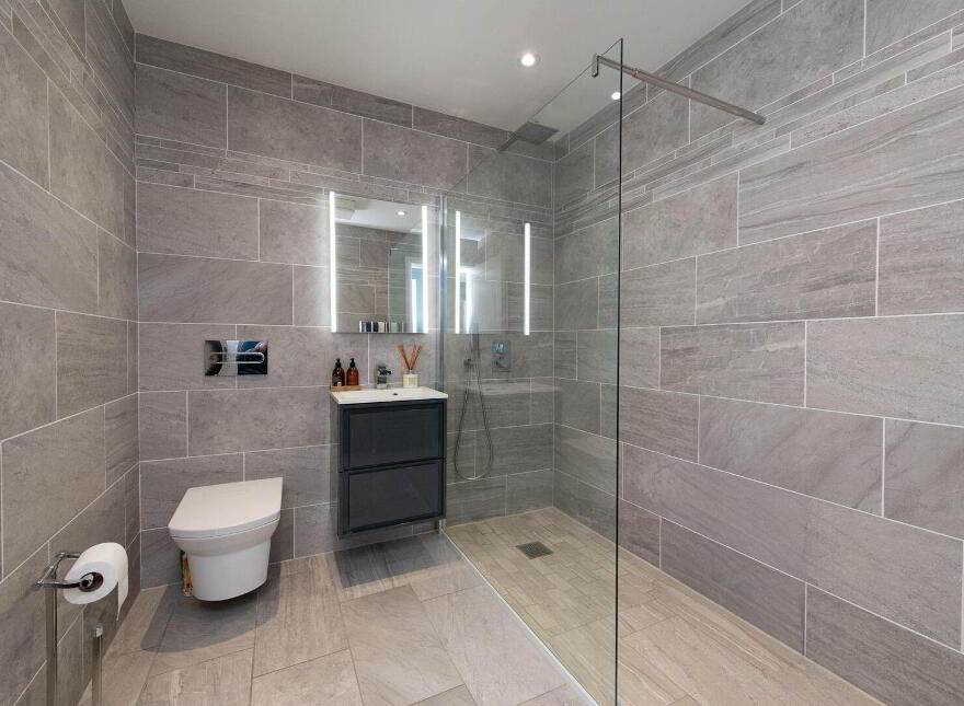 Apt 6, Wavecrest, Shore Road, Newtownabbey, BT37 0PY