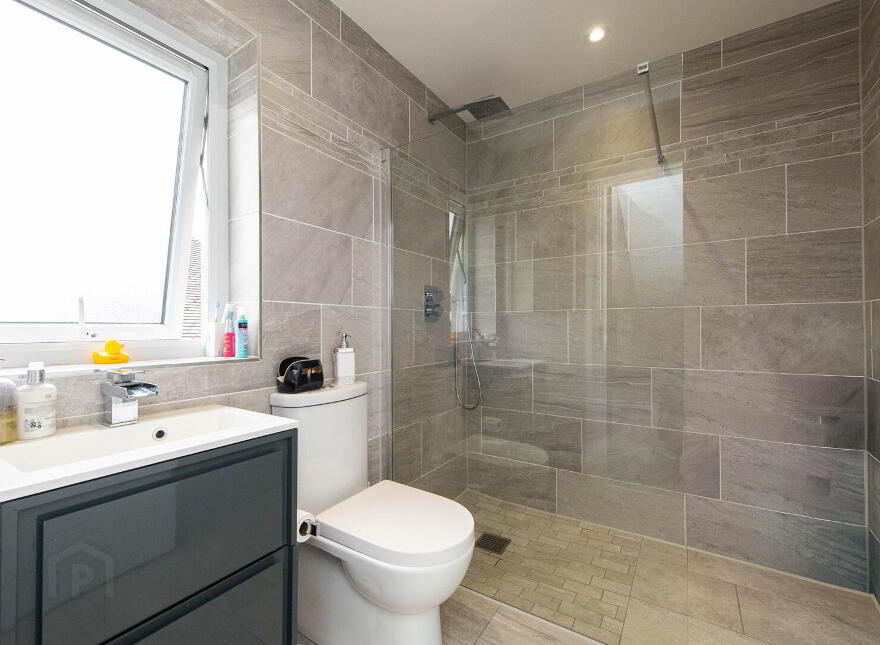 Apt 6, Wavecrest, Shore Road, Newtownabbey, BT37 0PY