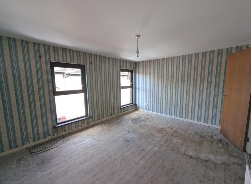 9 Chapel Square, Coleraine, BT52 1LN
