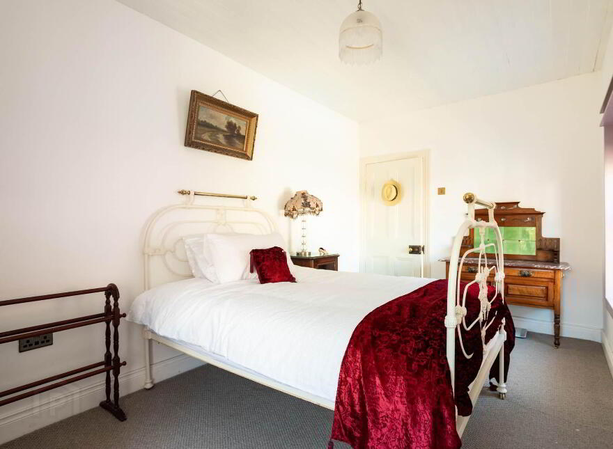 The Old Barracks, Church Road, Durrus, P75FY76