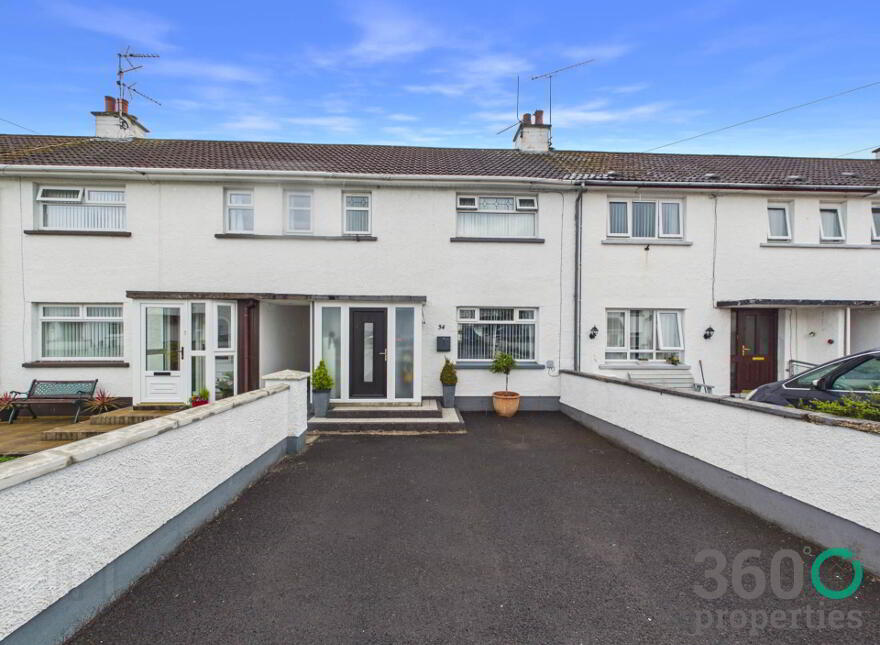 34 Royal Court, Ballymena, BT42 1HT photo