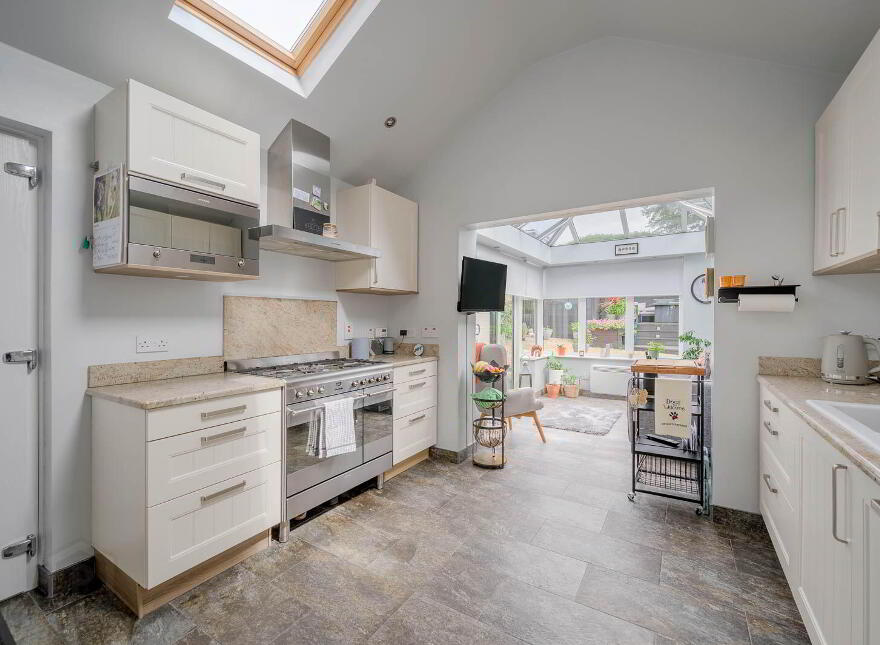 24 Glenaan Avenue, Dunmurry, Belfast, BT17 9AU