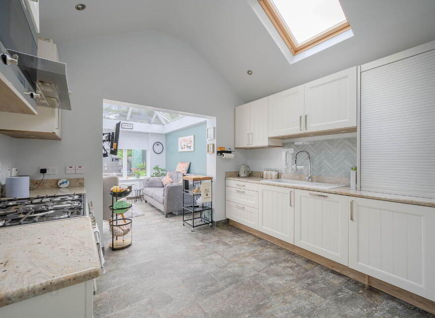 24 Glenaan Avenue, Dunmurry, Belfast, BT17 9AU