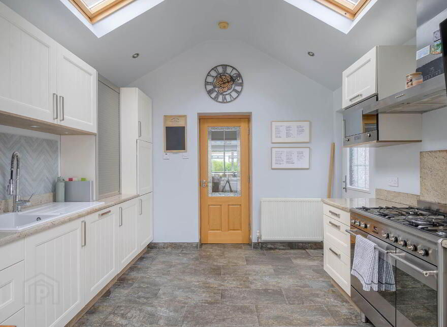 24 Glenaan Avenue, Dunmurry, Belfast, BT17 9AU