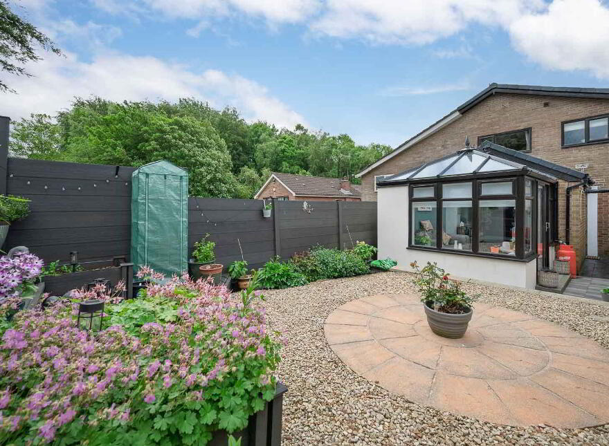 24 Glenaan Avenue, Dunmurry, Belfast, BT17 9AU