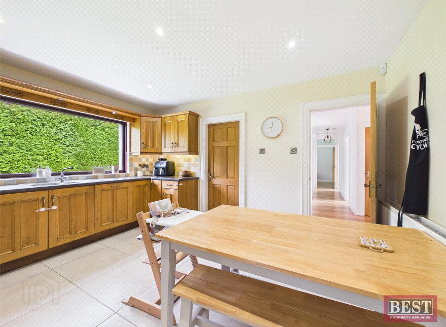 26 Avoca Lawn, Warrenpoint, BT34 3RJ