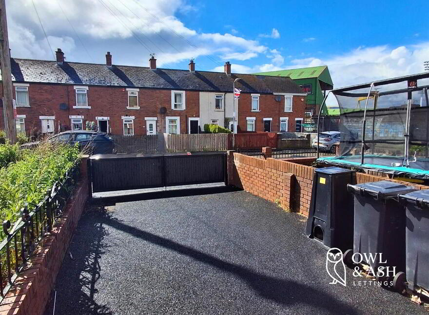 35 Parkgate Crescent, Belfast, BT4 1EU