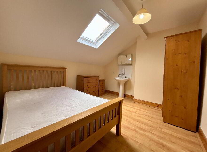 16 Eblana Street, Belfast, BT7 1LD