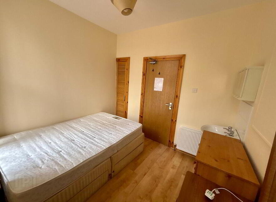 16 Eblana Street, Belfast, BT7 1LD