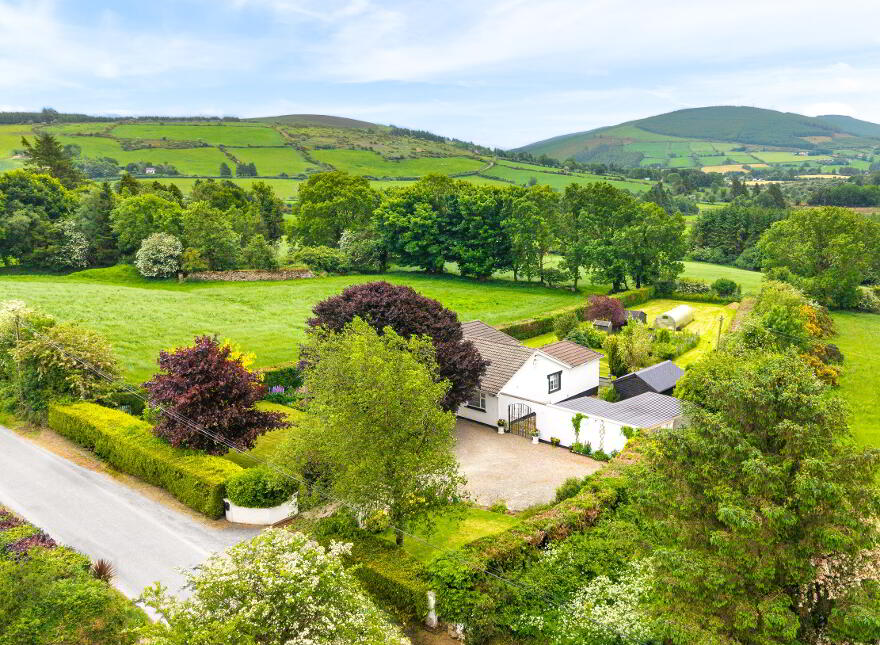 Hillview, Ballymaghroe, Knockananna, Y14YP94