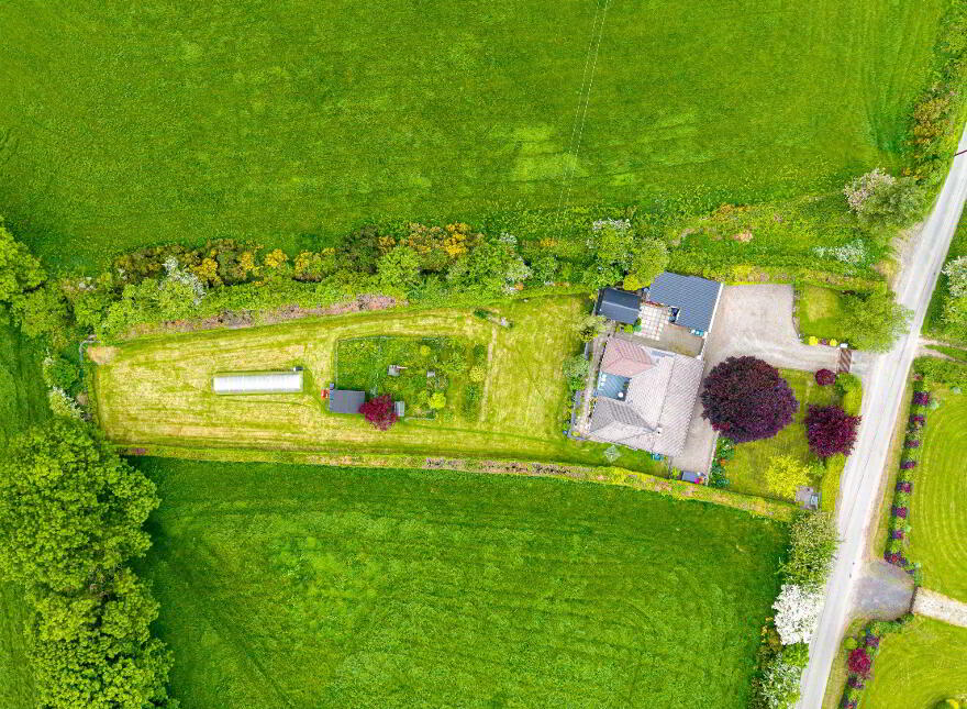 Hillview, Ballymaghroe, Knockananna, Y14YP94