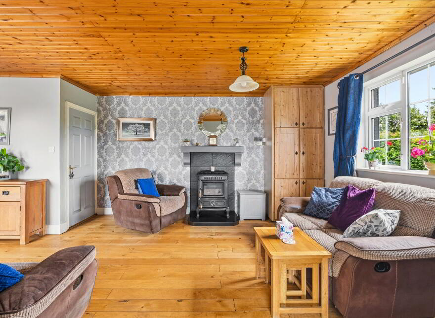 Hillview, Ballymaghroe, Knockananna, Y14YP94